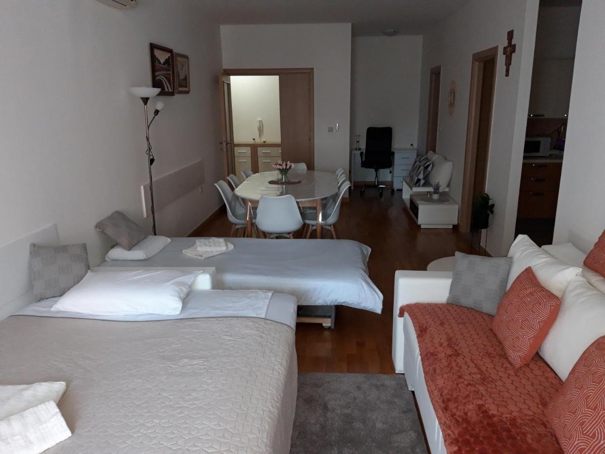 Marys Home Apartment Medugorje Extérieur photo